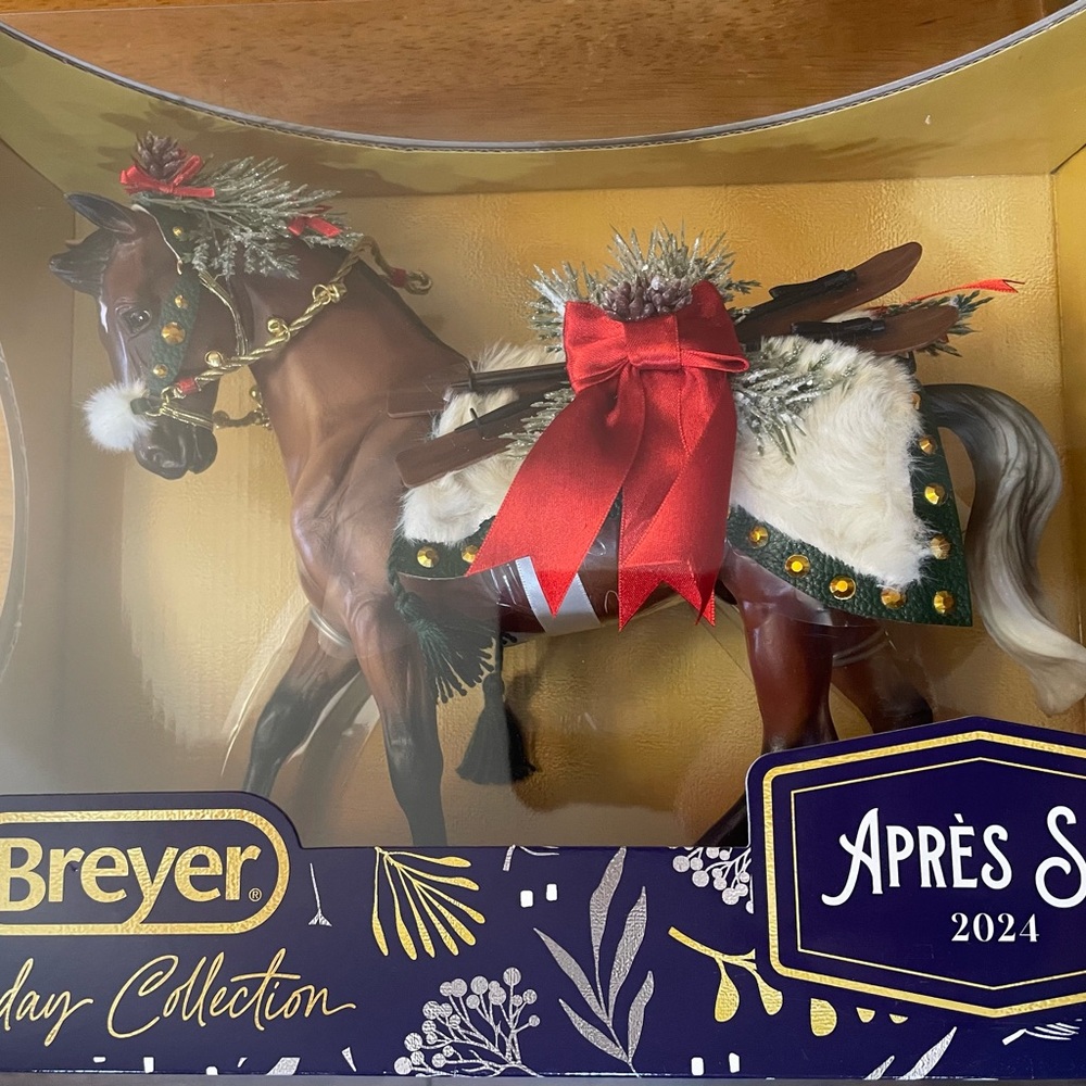 Breyer Holiday Collection Horse Figurine - 2025 Apres Ski